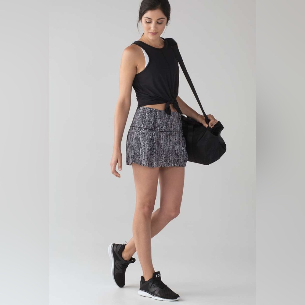 Lululemon Lost in Pace Skirt Air Time White Black Tennis Pickleball Golf 12